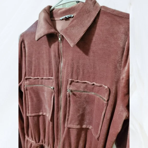 SOLD Pink jumpsuit - Picture 4 of 4